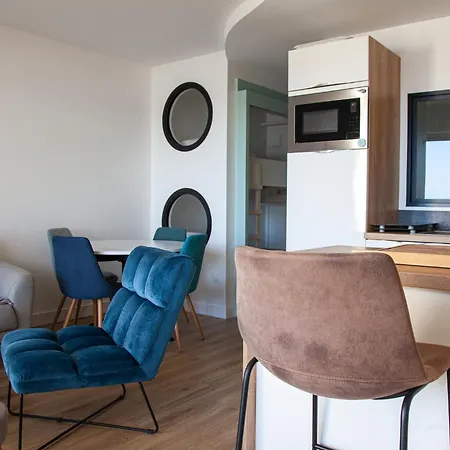 Vue Terrasse Parking Apartment *